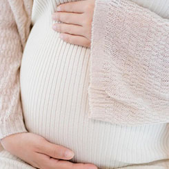 因此，🏁最终图案🧗‍♂️化结构的🎟分辨率也取📑🐡决于图案化过程中🔟